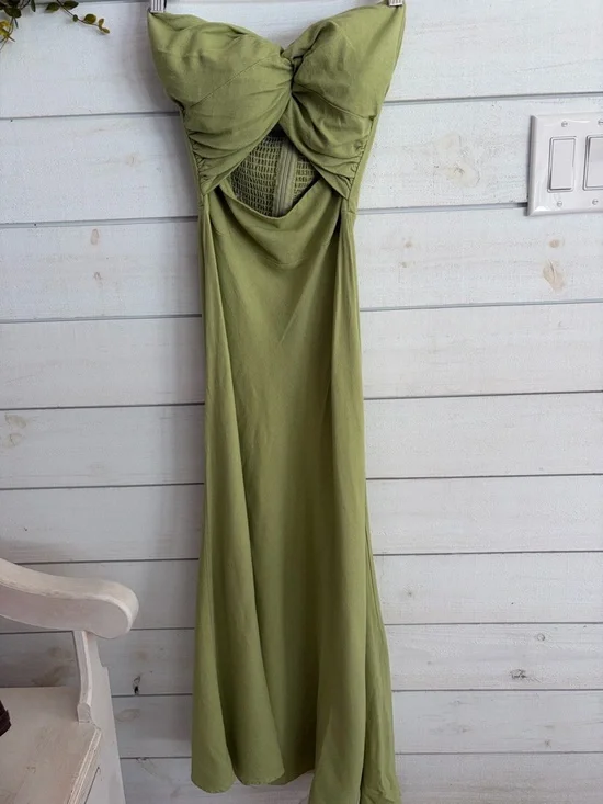 Petal & Pup Rosetta dress Sage Green Strapless Twist Maxi Dress - Picture 4 of 14